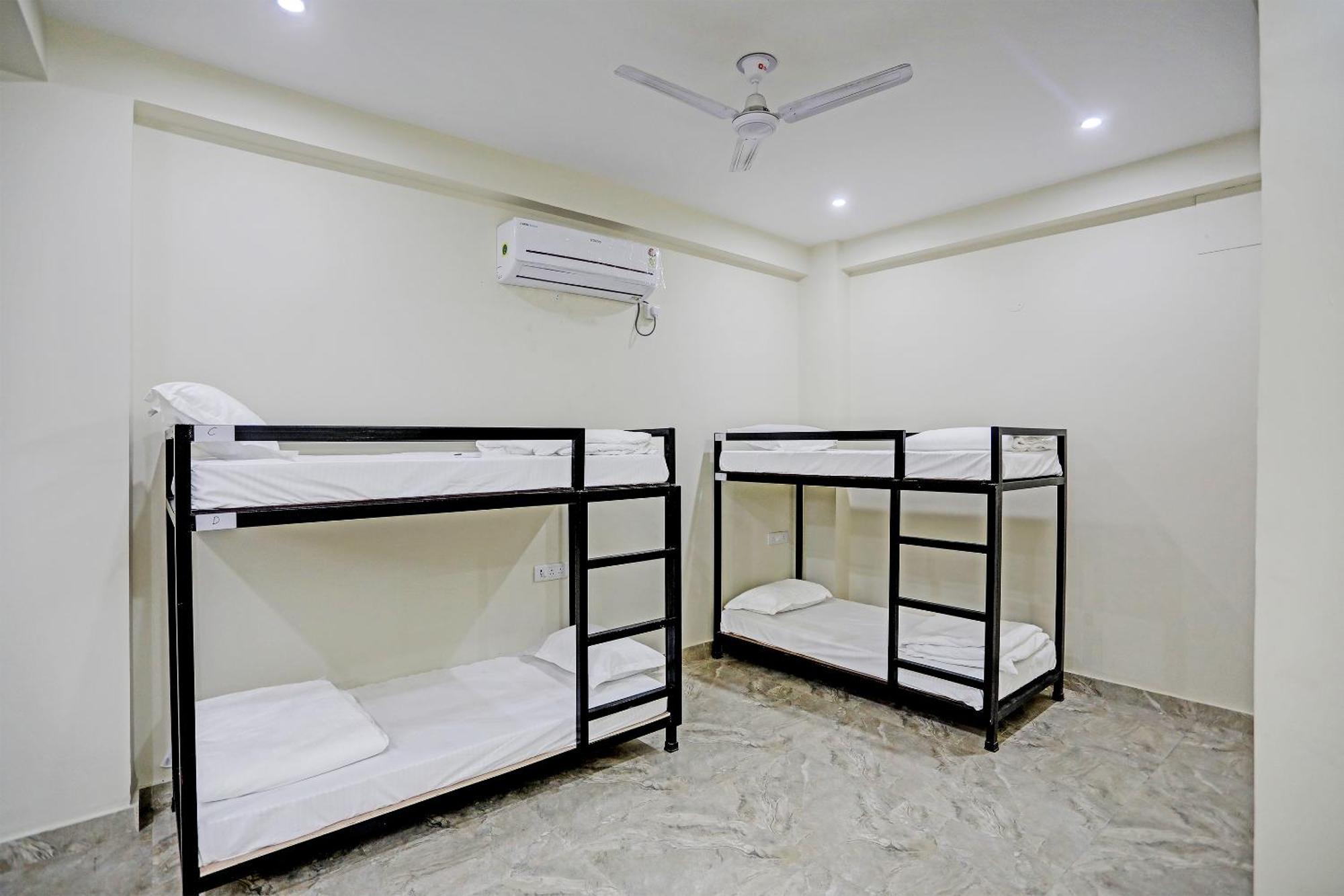 Hotel S B Inn-Near New Delhi Train Station Bagian luar foto