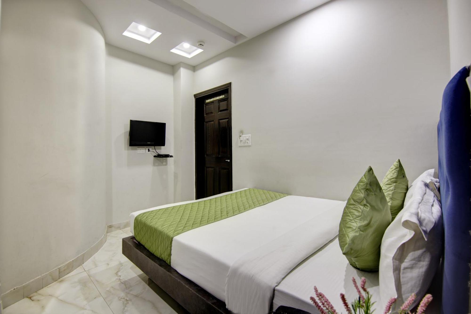Hotel S B Inn-Near New Delhi Train Station Bagian luar foto