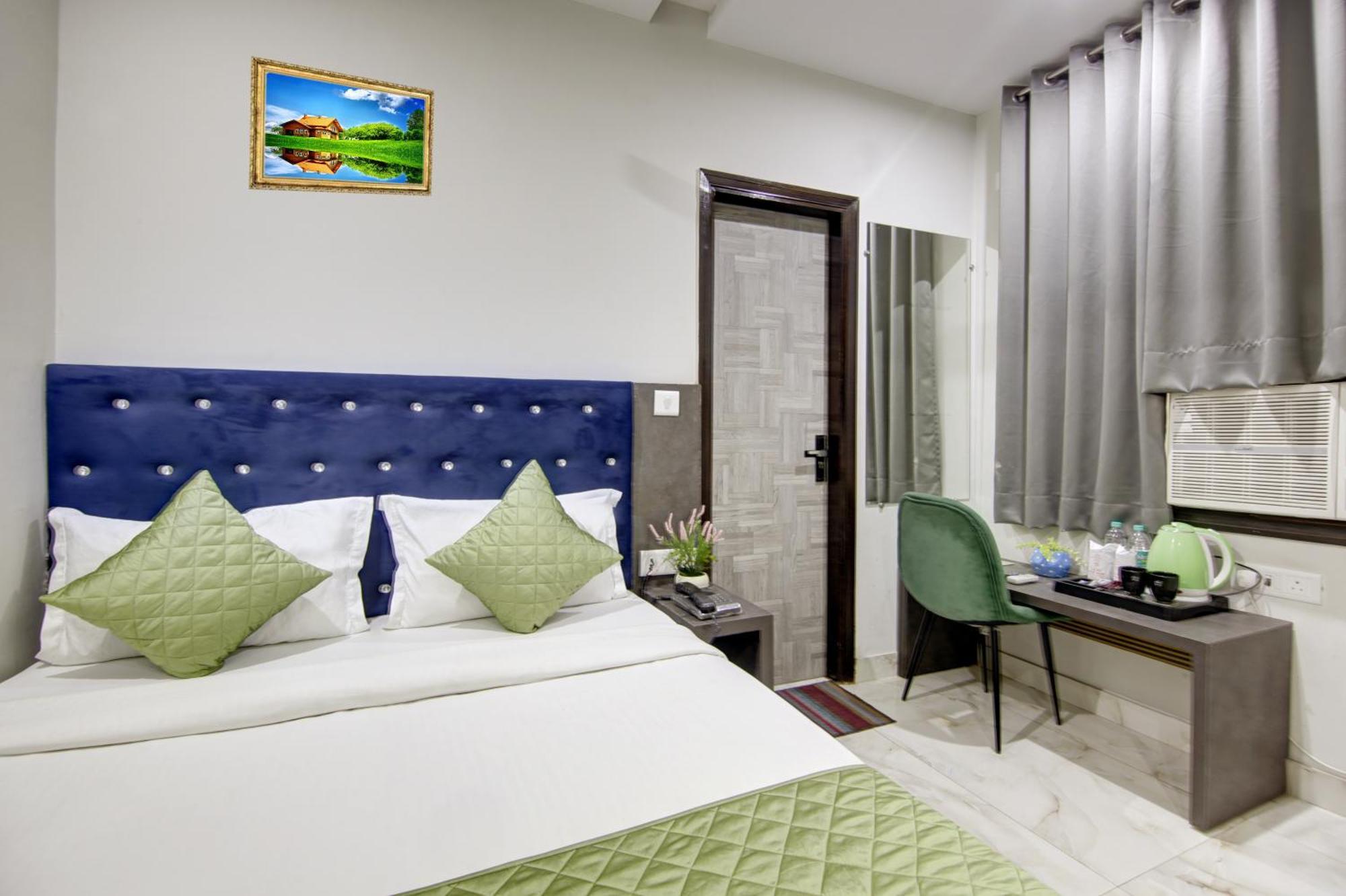 Hotel S B Inn-Near New Delhi Train Station Bagian luar foto