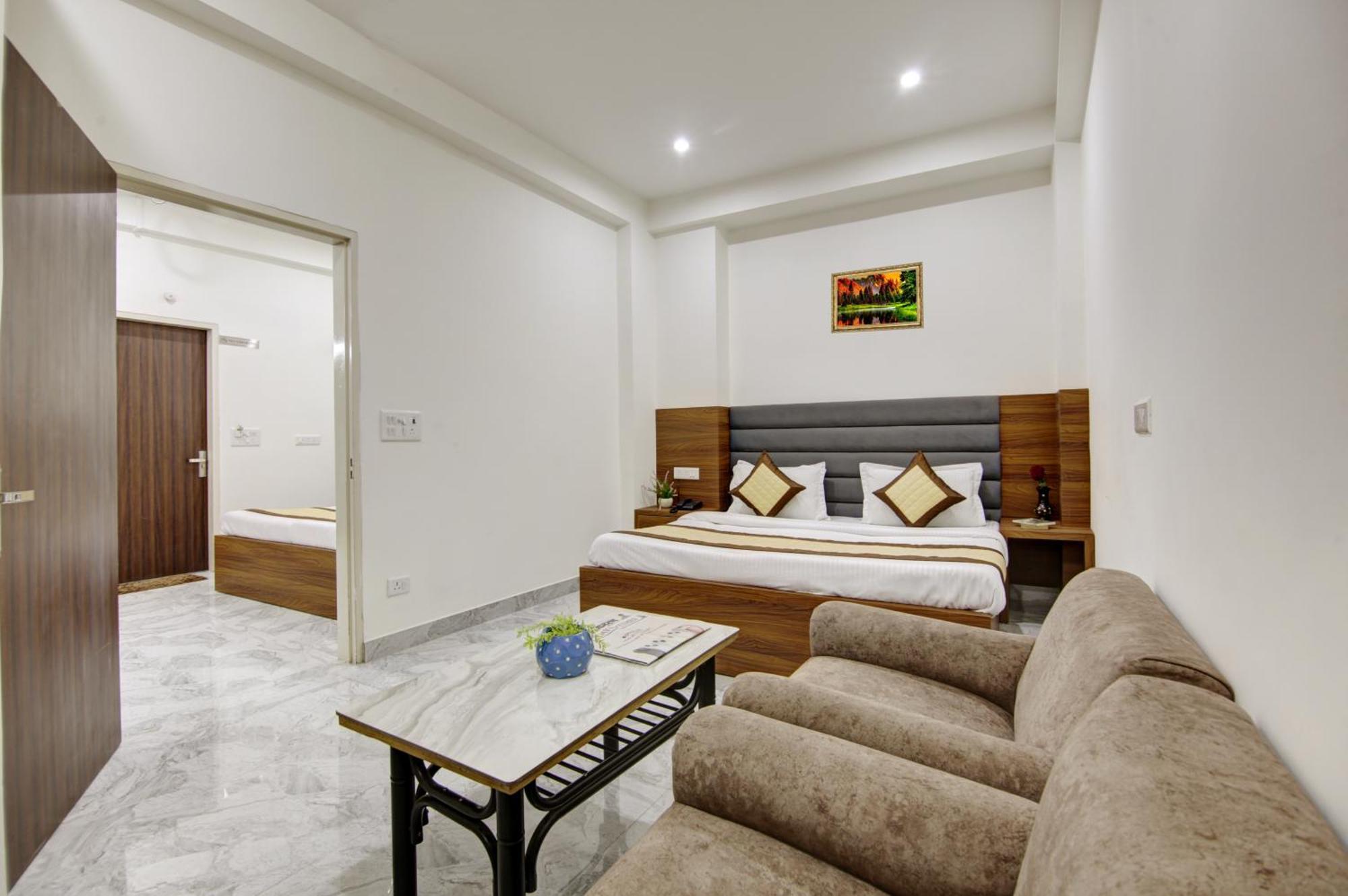 Hotel S B Inn-Near New Delhi Train Station Bagian luar foto