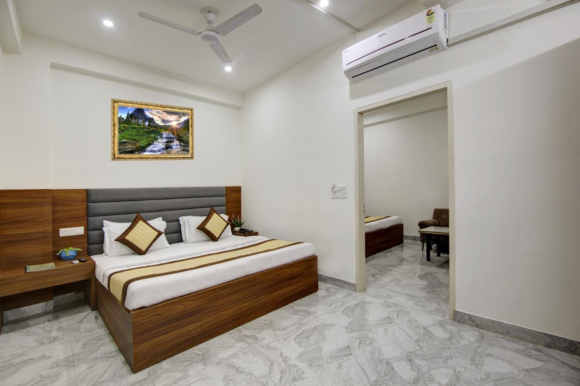 Hotel S B Inn-Near New Delhi Train Station Bagian luar foto
