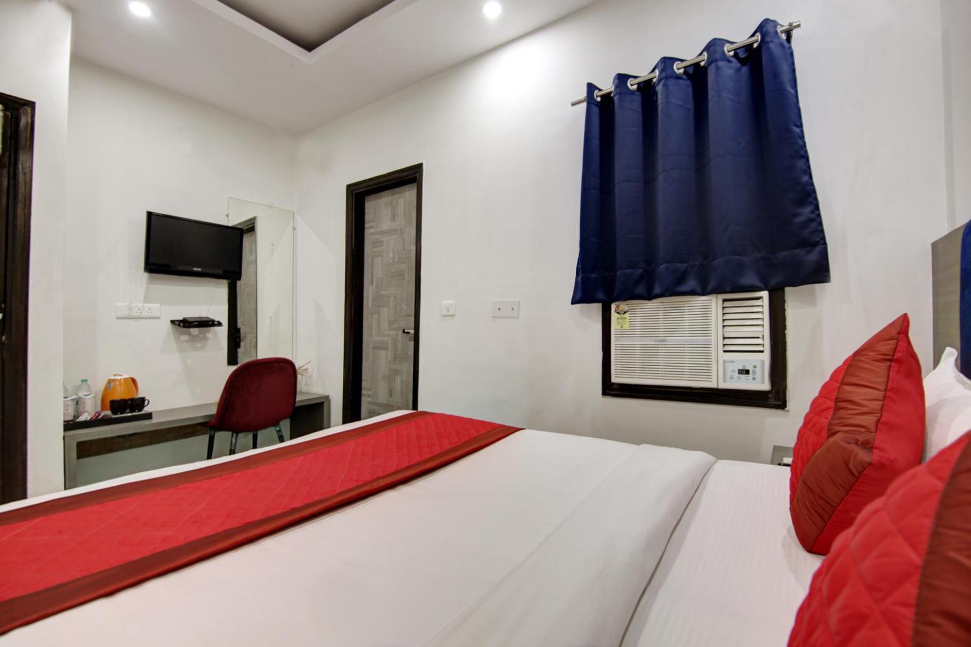 Hotel S B Inn-Near New Delhi Train Station Bagian luar foto