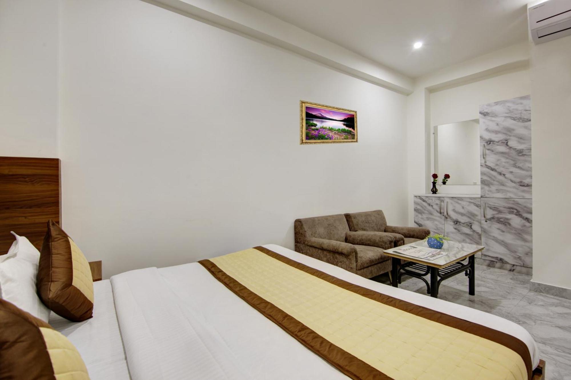 Hotel S B Inn-Near New Delhi Train Station Bagian luar foto