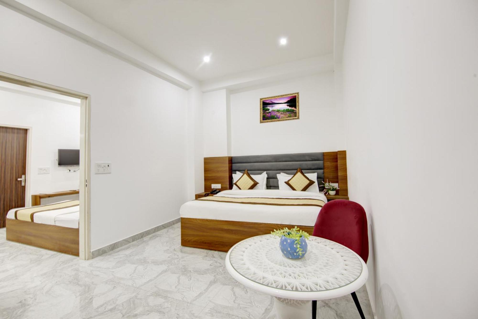 Hotel S B Inn-Near New Delhi Train Station Bagian luar foto