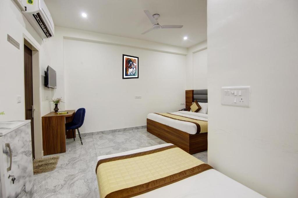 Hotel S B Inn-Near New Delhi Train Station Bagian luar foto